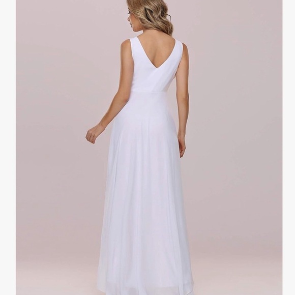 Elegant White Evening Gown - Picture 3 of 7